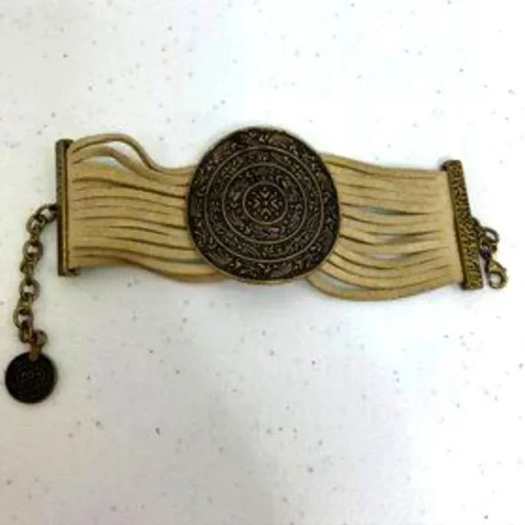 Lulus faux suede & metallic toggle clasp bracelet, taupe - Picture 5 of 5